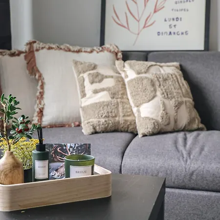 Cozy At Prime Location By Booklapland *