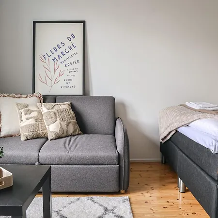 Cozy At Prime Location By Booklapland *