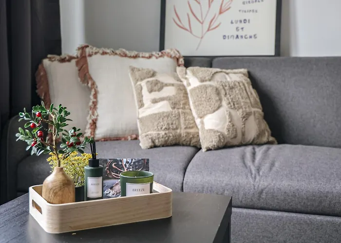 Cozy At Prime Location By Booklapland *