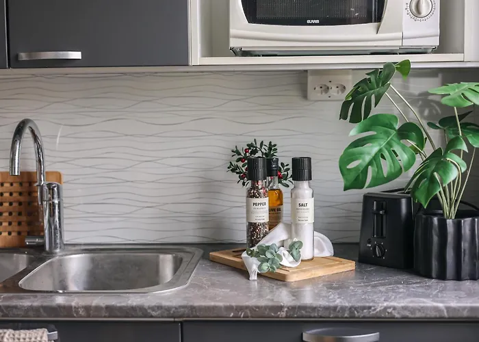 Cozy At Prime Location By Booklapland