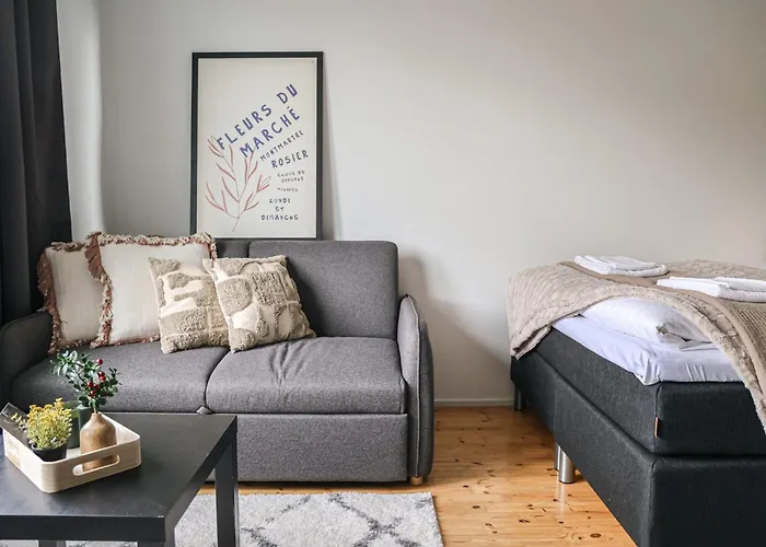 Cozy At Prime Location By Booklapland *